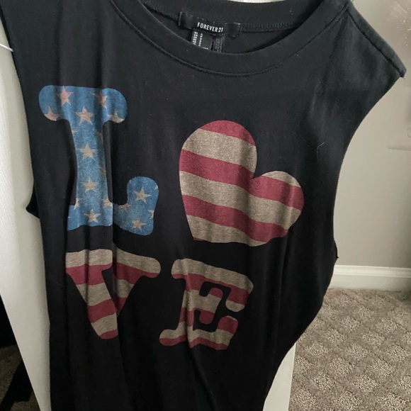 LOVE muscle tee - Picture 1 of 2